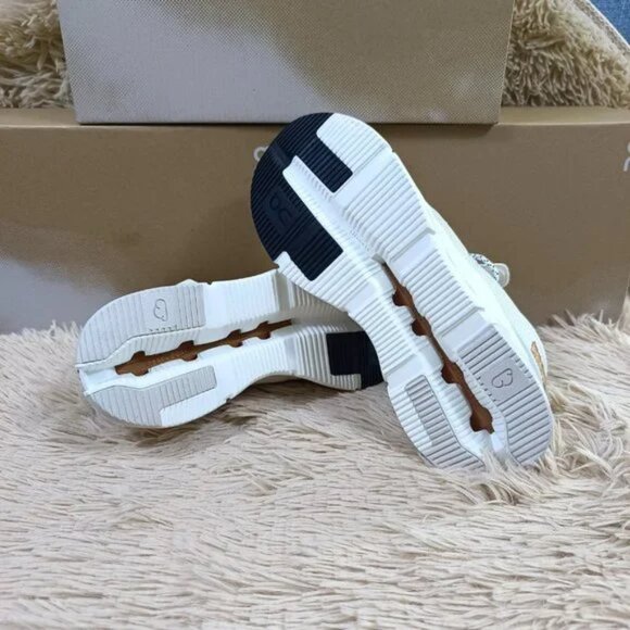 On Cloudnova White Pearl Running Shoes Womens Sneaker - Picture 3 of 5